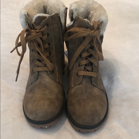 Boots - Picture 4 of 4